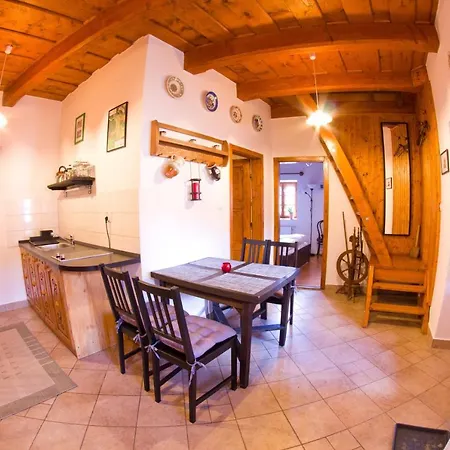 Kemenceshaz * Noszvaj